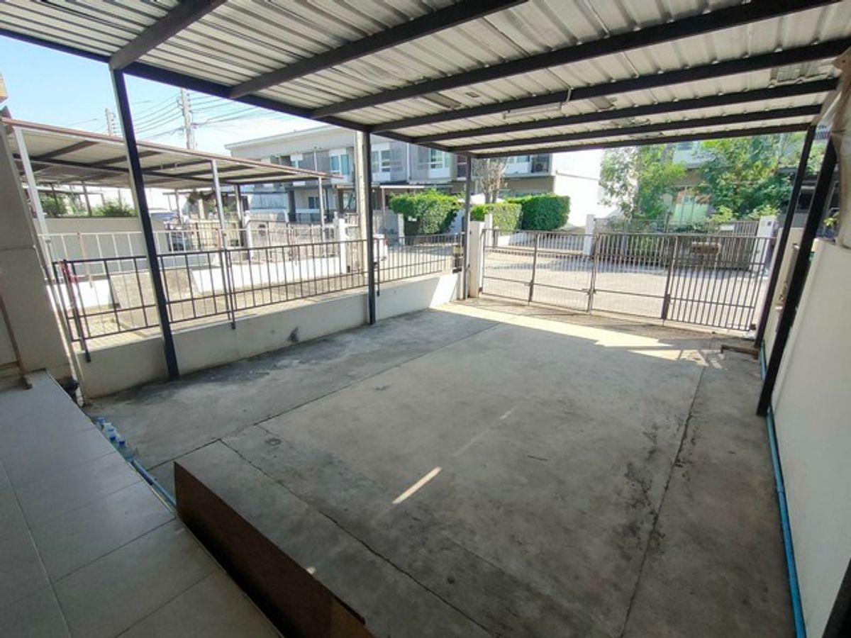 For SaleTownhomeBangna, Bearing, Lasalle : 2 -story townhome for sale, Indie, Bang Na Km. 26, after the left corner With furniture