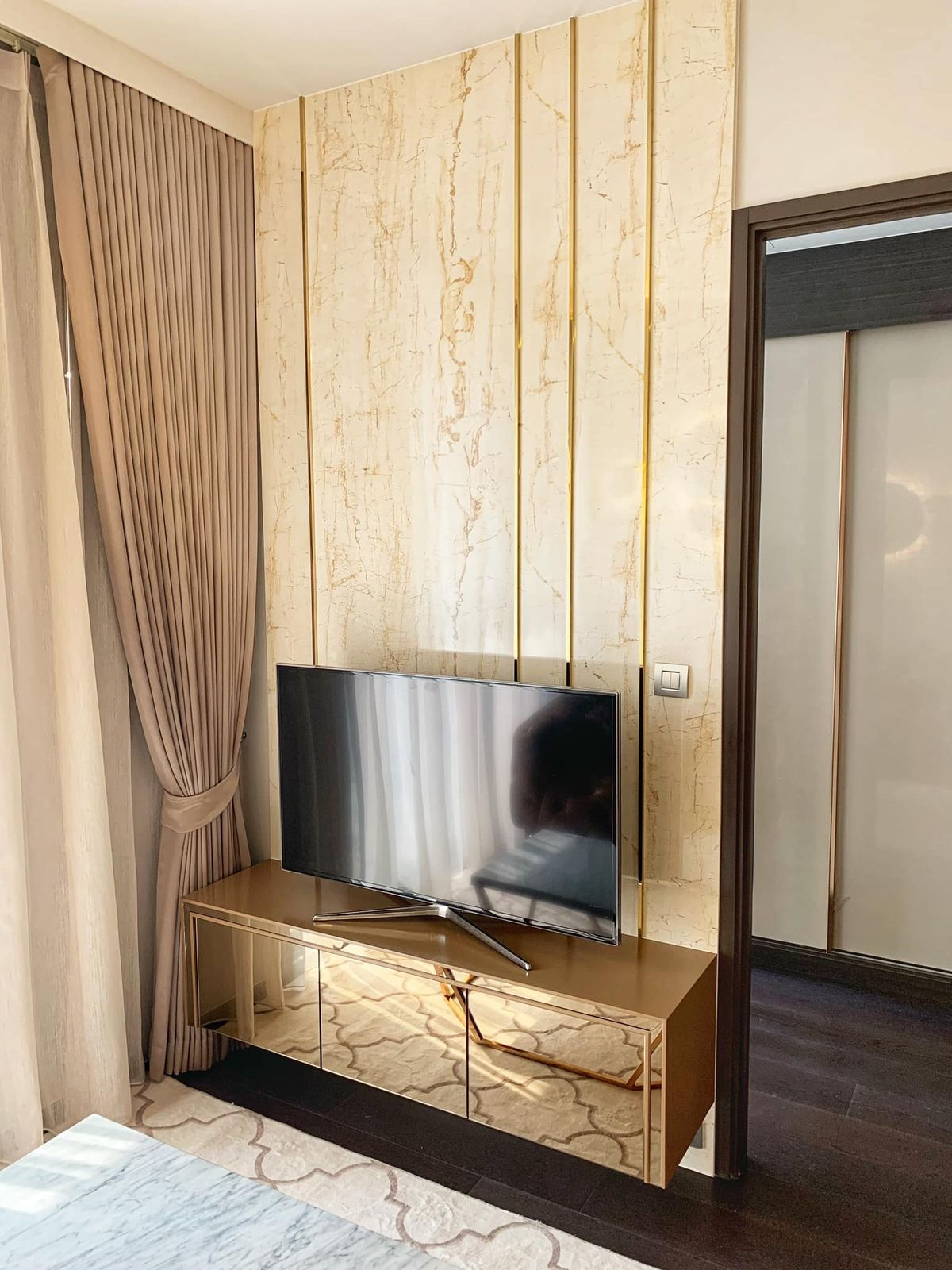 CondoSukhumvit, Asoke, Thonglor : LaviQ Sukhumvit 57 condo, beautiful room, complete furniture