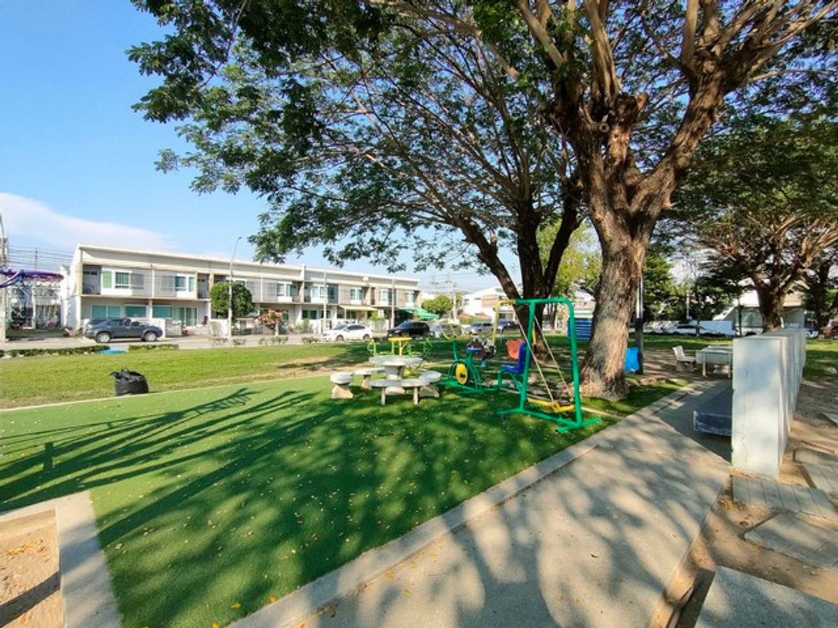 For SaleTownhomeBangna, Bearing, Lasalle : 2 -story townhome for sale, Indie, Bang Na Km. 26, after the left corner With furniture