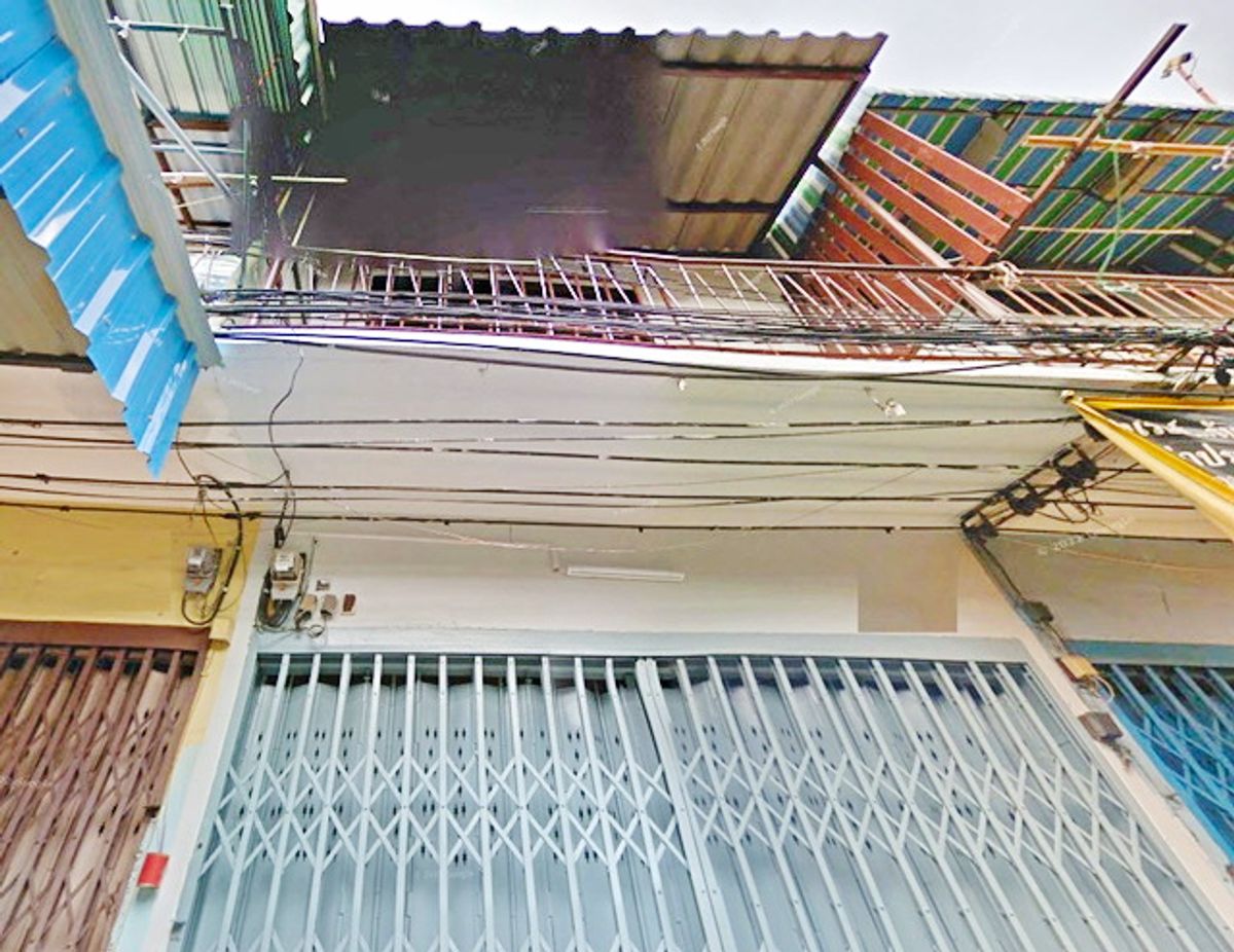 For RentShop HouseWongwianyai, Charoennakor : 2-storey commercial building for rent, Soi Taksin 24-30 BTS Talat Phlu 1 km. The Mall Tha Phra 750 m. Pho Nimit