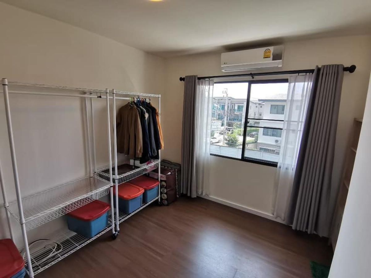 ขายทาวน์โฮมนนทบุรี บางใหญ่ บางบัวทอง : ขายทาวน์โฮม 3 ชั้น ทาวน์ อเวนิว เมิร์จ รัตนาธิเบศร์ Town Avenue Merge Rattanathibet เนื้อที่ 29 ตารางวา พื้นที่ใช้สอย 170 ตารางเมตร 3 ห้องนอน 3 ห้องน้ำ 1 ห้องนั่งเล่น