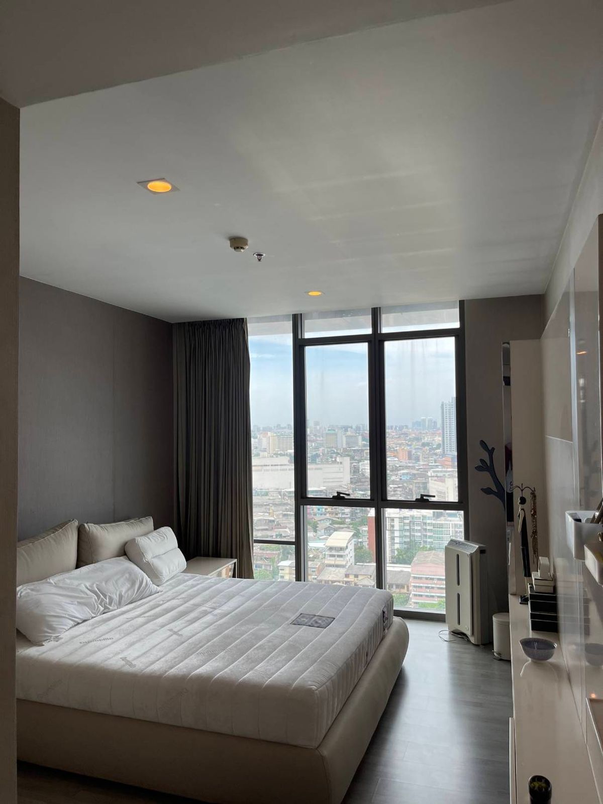 ให้เช่าคอนโดสาทร นราธิวาส : [sale&rent] The Room Sathorn -50 sqm
