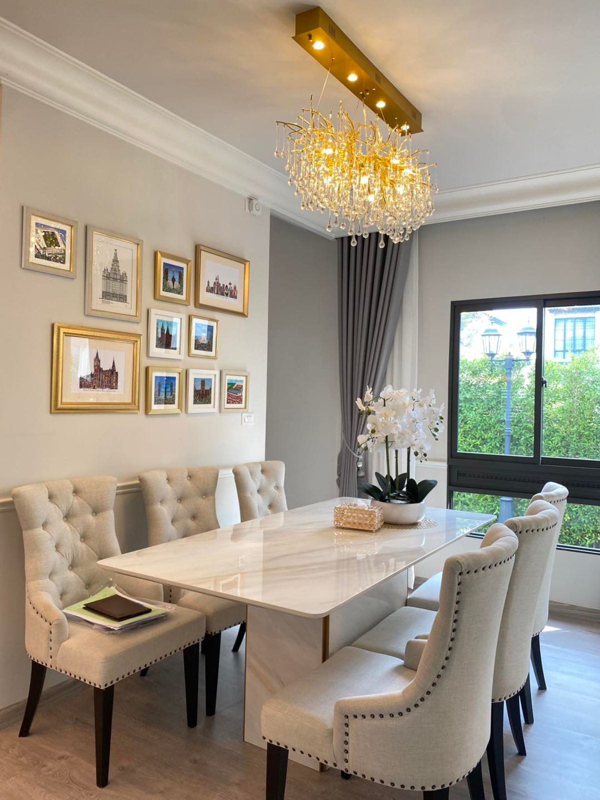 ขายบ้านลาดกระบัง สุวรรณภูมิ : ขายบ้านเดี่ยว 2 ชั้น สราญสิริ รามคำแหง Sanransiri Ramkhamhaeng บ้านสไตล์ Modern Farmhouse แปลงหน้าสวนของโครงการ ที่ตั้ง ถนนเคหะร่มเกล้า คลองสองต้นนุ่น แขวงคลองสองต้นนุ่น เขตลาดกระบัง กรุงเทพฯ 10520 แบบบ้าน ASTER (ขนาดกลางของโครงการ) เนื้อที่ 56.6 ตร.ว.