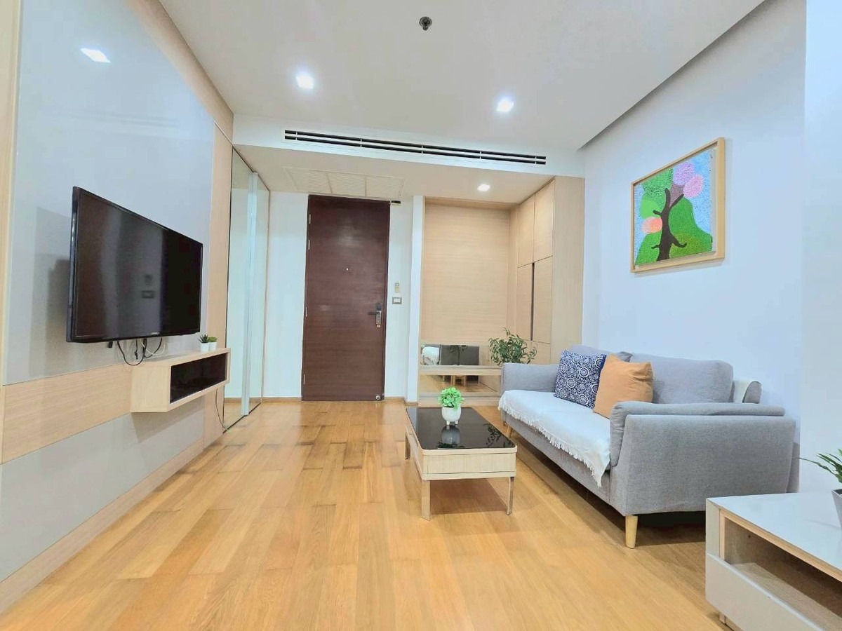 ให้เช่าคอนโดพระราม 9 เพชรบุรีตัดใหม่ RCA : ปล่อยเช่าครับ The Address Asoke ห้องกว้าง 1 ห้องนอน 1 ห้องน้ำ ขนาด 47 ตร.ม. อยู่ชั้นสูงมาก (ชั้น 35) วิวเมืองโล่งแบบพาโนรามา ห้องสภาพนางฟ้า ตกแต่งหรูหราสไตล์ The Address พร้อมอยู่ทันทีครับ