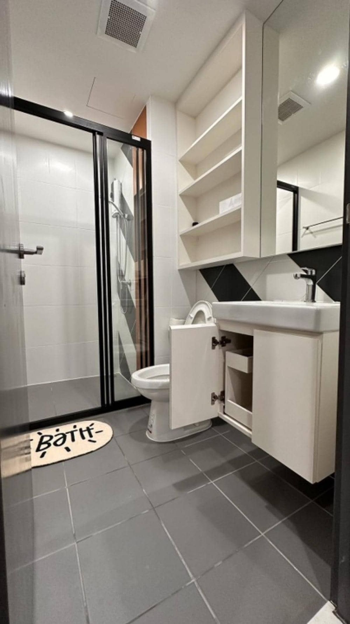 For SaleCondoVipawadee, Don Mueang, Lak Si : Urgent sale 🔥 The Base Saphanmai 🔥 with furniture and electric train, Green Line (PS64739)