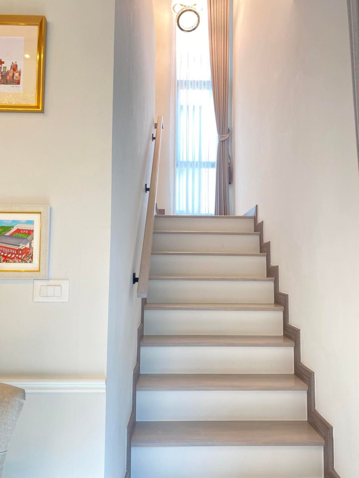 ขายบ้านลาดกระบัง สุวรรณภูมิ : ขายบ้านเดี่ยว 2 ชั้น สราญสิริ รามคำแหง Sanransiri Ramkhamhaeng บ้านสไตล์ Modern Farmhouse แปลงหน้าสวนของโครงการ ที่ตั้ง ถนนเคหะร่มเกล้า คลองสองต้นนุ่น แขวงคลองสองต้นนุ่น เขตลาดกระบัง กรุงเทพฯ 10520 แบบบ้าน ASTER (ขนาดกลางของโครงการ) เนื้อที่ 56.6 ตร.ว.