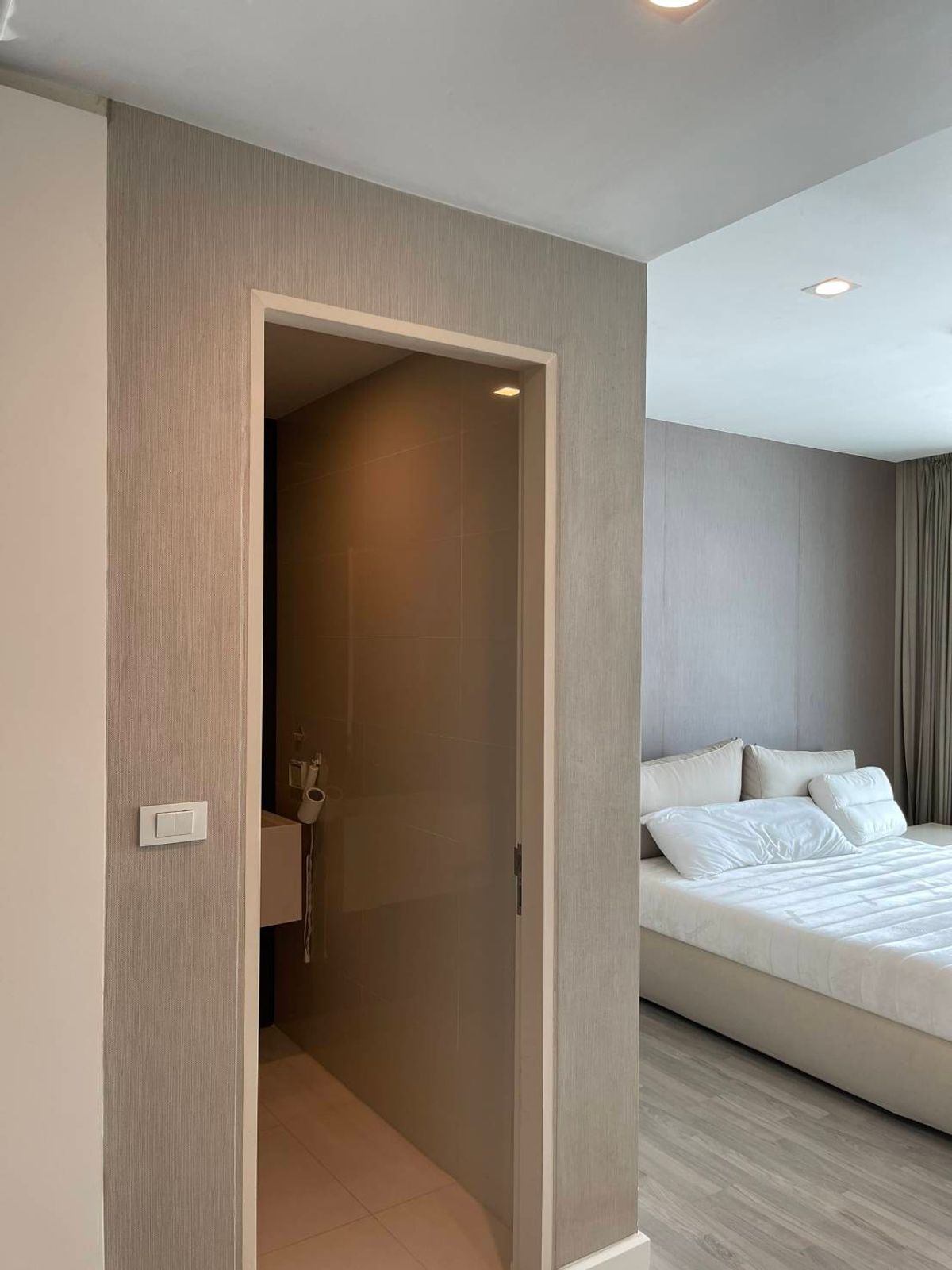 For RentCondoSathorn, Narathiwat : [SALE & AMP; RENT] The Room Sathorn -50 SQM