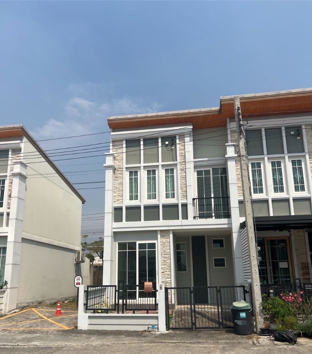 ขายทาวน์โฮมลาดกระบัง สุวรรณภูมิ : ขายทาวน์โฮม 2 ชั้น โกลเด้น ทาวน์ 2 บางนา-สวนหลวง (Golden Town 2 Bangna-Suanluang) ใหม่มาก ไม่เคยเข้าอยู่