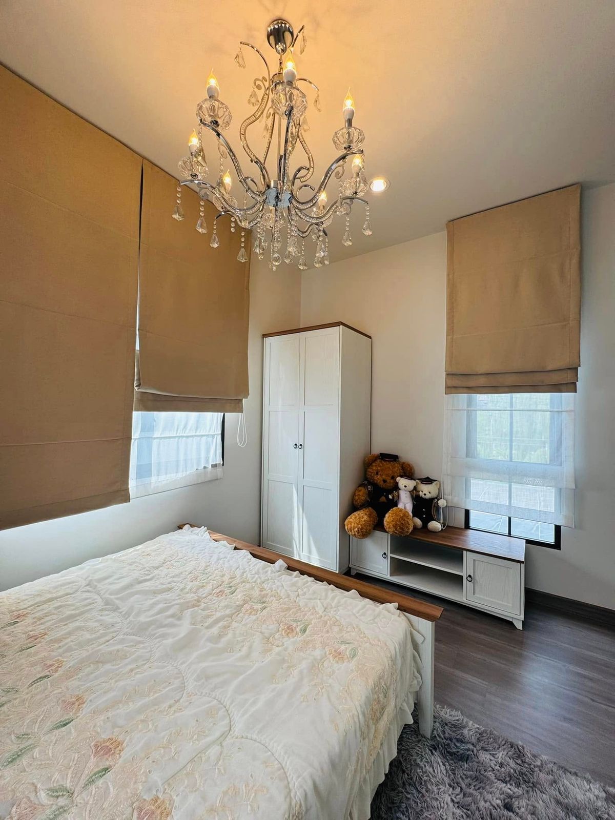 ขายบ้านลาดกระบัง สุวรรณภูมิ : ขายบ้านเดี่ยว 2 ชั้น สราญสิริ รามคำแหง Sanransiri Ramkhamhaeng บ้านสไตล์ Modern Farmhouse แปลงหน้าสวนของโครงการ ที่ตั้ง ถนนเคหะร่มเกล้า คลองสองต้นนุ่น แขวงคลองสองต้นนุ่น เขตลาดกระบัง กรุงเทพฯ 10520 แบบบ้าน ASTER (ขนาดกลางของโครงการ) เนื้อที่ 56.6 ตร.ว.