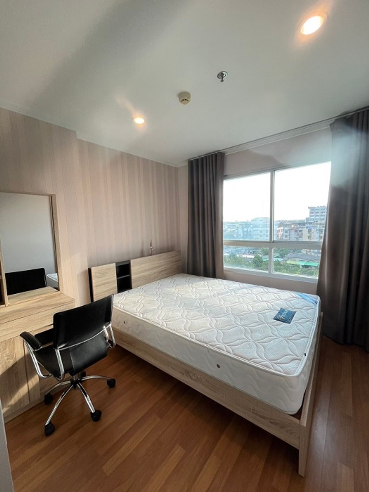 ให้เช่าคอนโดปิ่นเกล้า จรัญสนิทวงศ์ : 💥รหัส LBPK070229💥 📢📢For Rent Lumpini Place Borom Ratchachonni-Pinklao (1 Bed 28 ตร.ม/8500 บาท)  ชั้น 7 ครบ ใกล้ห้าง,ถนนใหญ่ 📞 087-4496994 เฟิร์ส 