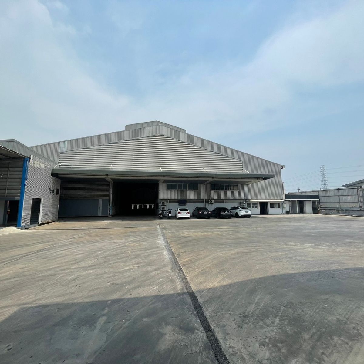 ให้เช่าโกดังบางนา แบริ่ง ลาซาล : ให้เช่าโกดัง ติดถนนเทพารักษ์ ขนาด 3,700 ตรม. ต.บางพลีใหญ่ อ.บางพลี จ.สมุทรปราการ (รหัสทรัพย์ TW2-268)