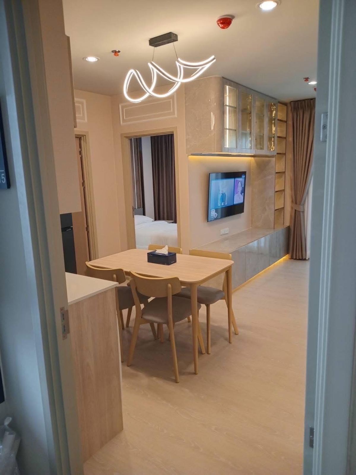 For RentCondoBangna, Bearing, Lasalle : NUBLE Nue Mega Plus Bangna Condo for Rent (Noble New Mega Plus Bangna) Floor: 22 Bedroom 2 Bedrooms, Room size: 47 sqm. Price: 32,000 baht. Nearby location: Mega Bangna