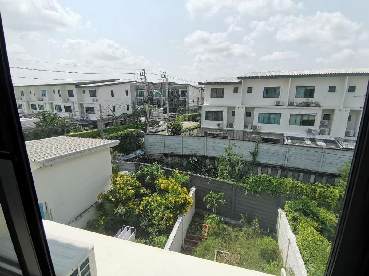 ขายทาวน์โฮมนนทบุรี บางใหญ่ บางบัวทอง : ขายทาวน์โฮม 3 ชั้น ทาวน์ อเวนิว เมิร์จ รัตนาธิเบศร์ Town Avenue Merge Rattanathibet เนื้อที่ 29 ตารางวา พื้นที่ใช้สอย 170 ตารางเมตร 3 ห้องนอน 3 ห้องน้ำ 1 ห้องนั่งเล่น