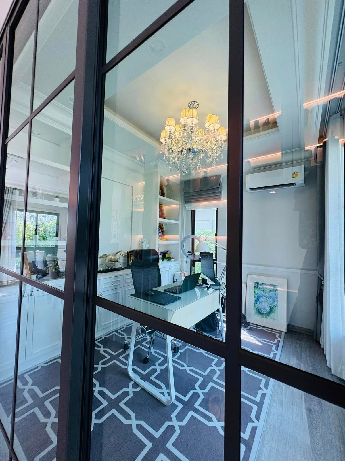 ขายบ้านลาดกระบัง สุวรรณภูมิ : ขายบ้านเดี่ยว 2 ชั้น สราญสิริ รามคำแหง Sanransiri Ramkhamhaeng บ้านสไตล์ Modern Farmhouse แปลงหน้าสวนของโครงการ ที่ตั้ง ถนนเคหะร่มเกล้า คลองสองต้นนุ่น แขวงคลองสองต้นนุ่น เขตลาดกระบัง กรุงเทพฯ 10520 แบบบ้าน ASTER (ขนาดกลางของโครงการ) เนื้อที่ 56.6 ตร.ว.