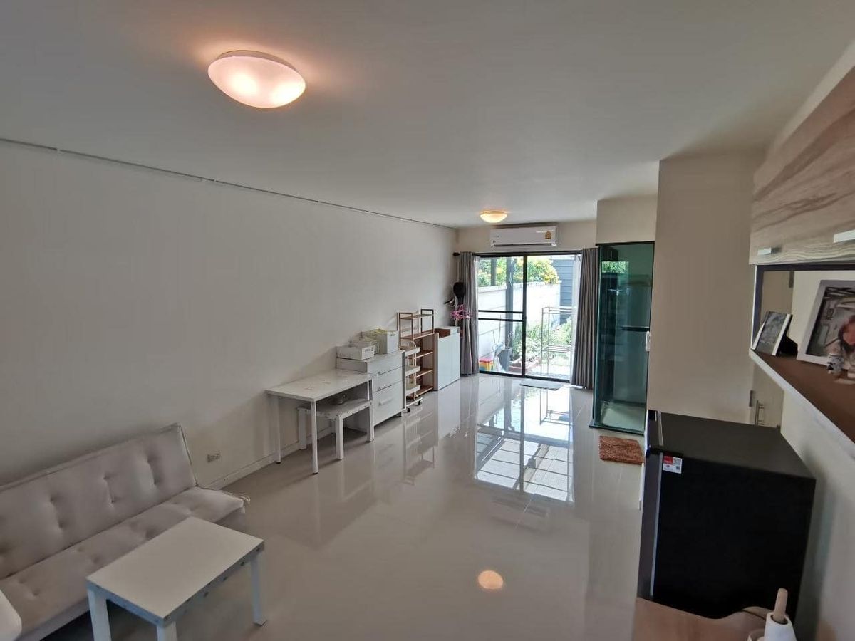 ขายทาวน์โฮมนนทบุรี บางใหญ่ บางบัวทอง : ขายทาวน์โฮม 3 ชั้น ทาวน์ อเวนิว เมิร์จ รัตนาธิเบศร์ Town Avenue Merge Rattanathibet เนื้อที่ 29 ตารางวา พื้นที่ใช้สอย 170 ตารางเมตร 3 ห้องนอน 3 ห้องน้ำ 1 ห้องนั่งเล่น