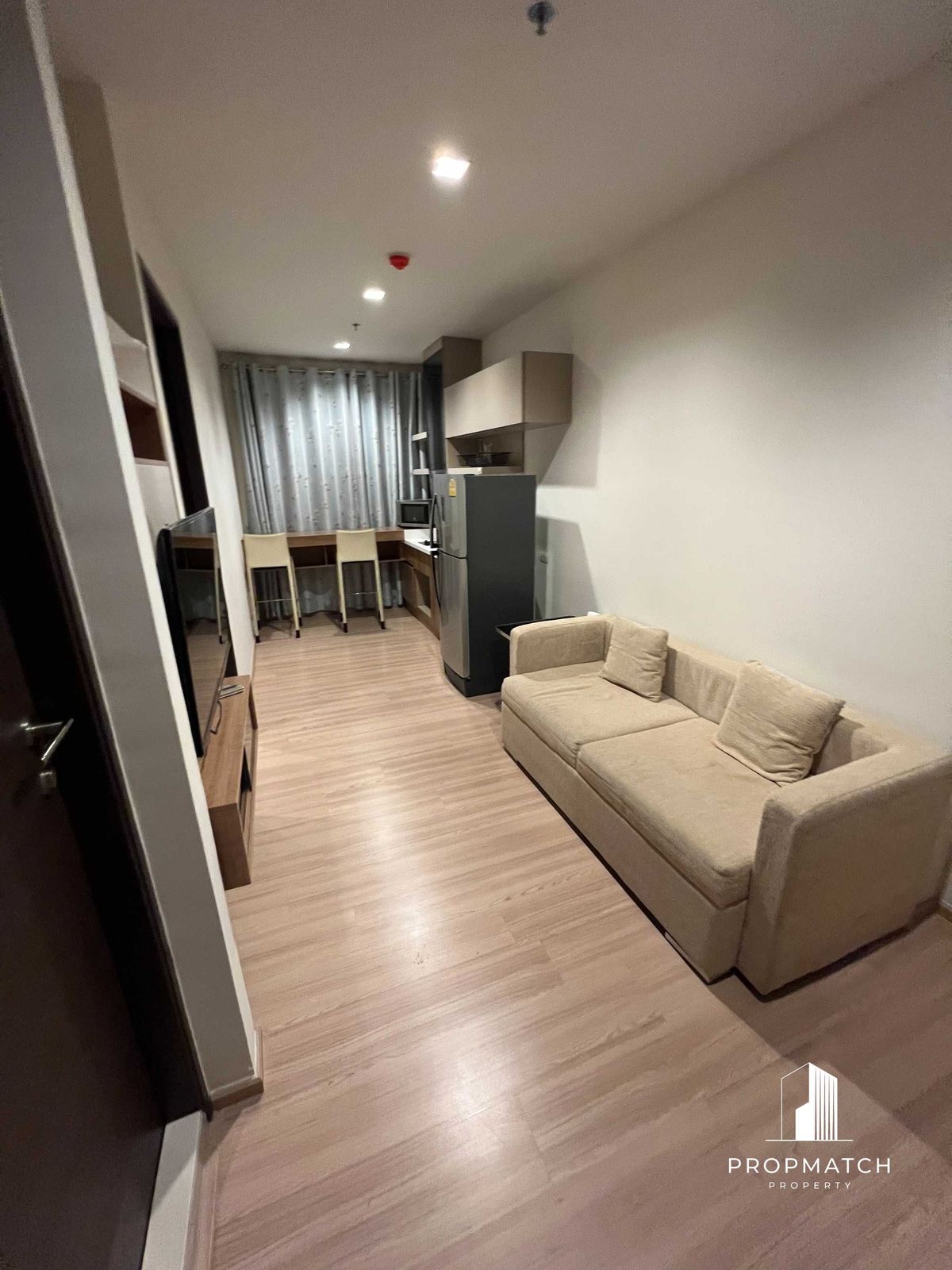 ให้เช่าคอนโดสาทร นราธิวาส : ✨ราคาสุดว้าว ห้องแต่งสุดปัง✨Rhythm Sathorn  ( 1Bed 1Bath 35SQM.) แต่งครบพร้อมอยู่ !! เพียง 20,000 บาทต่อเดือน Tel.0981315848 @propmatch