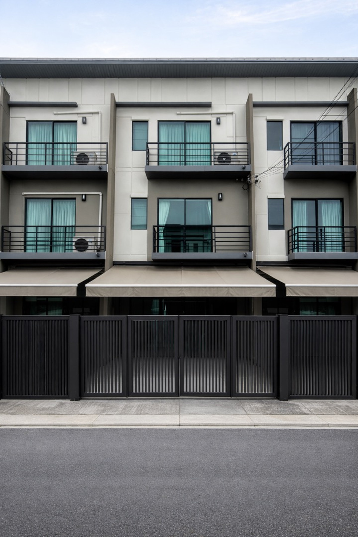 For RentTownhomeNawamin, Ramindra : 25,000.- House with furniture New renovated, beautiful, both back, Modern, Village, Prote Panya Intra, near the demonstration of Safari World, near Fashion Island