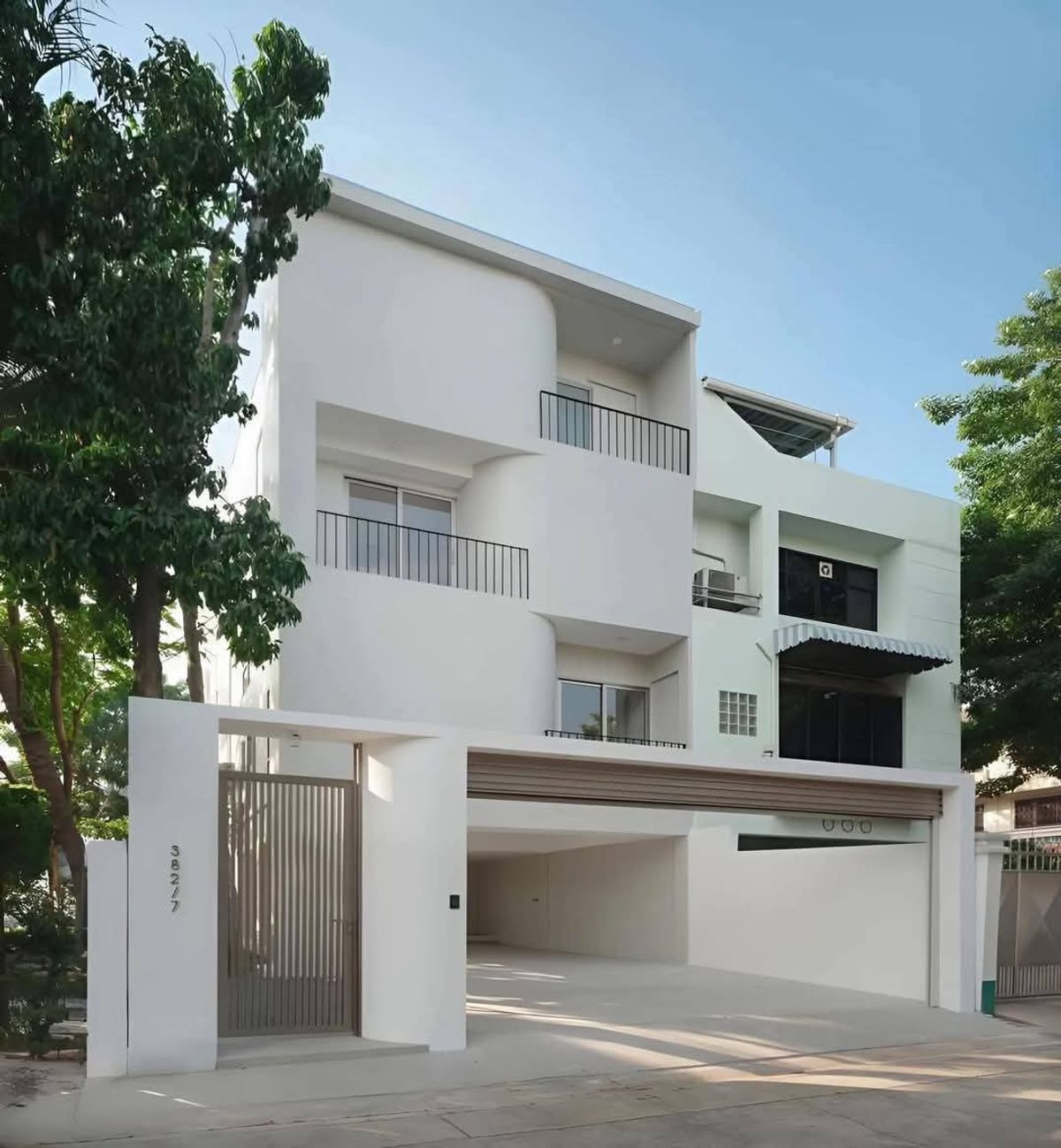 ให้เช่าโฮมออฟฟิศรัชดา ห้วยขวาง : ให้เช่า #บ้านหรู HOME OFFICE ติดถนนรัชดาภิเษก 42 📞066-165-9828 , ตกแต่งสไตล์โมเดิร์น #ย่านรัชดา
