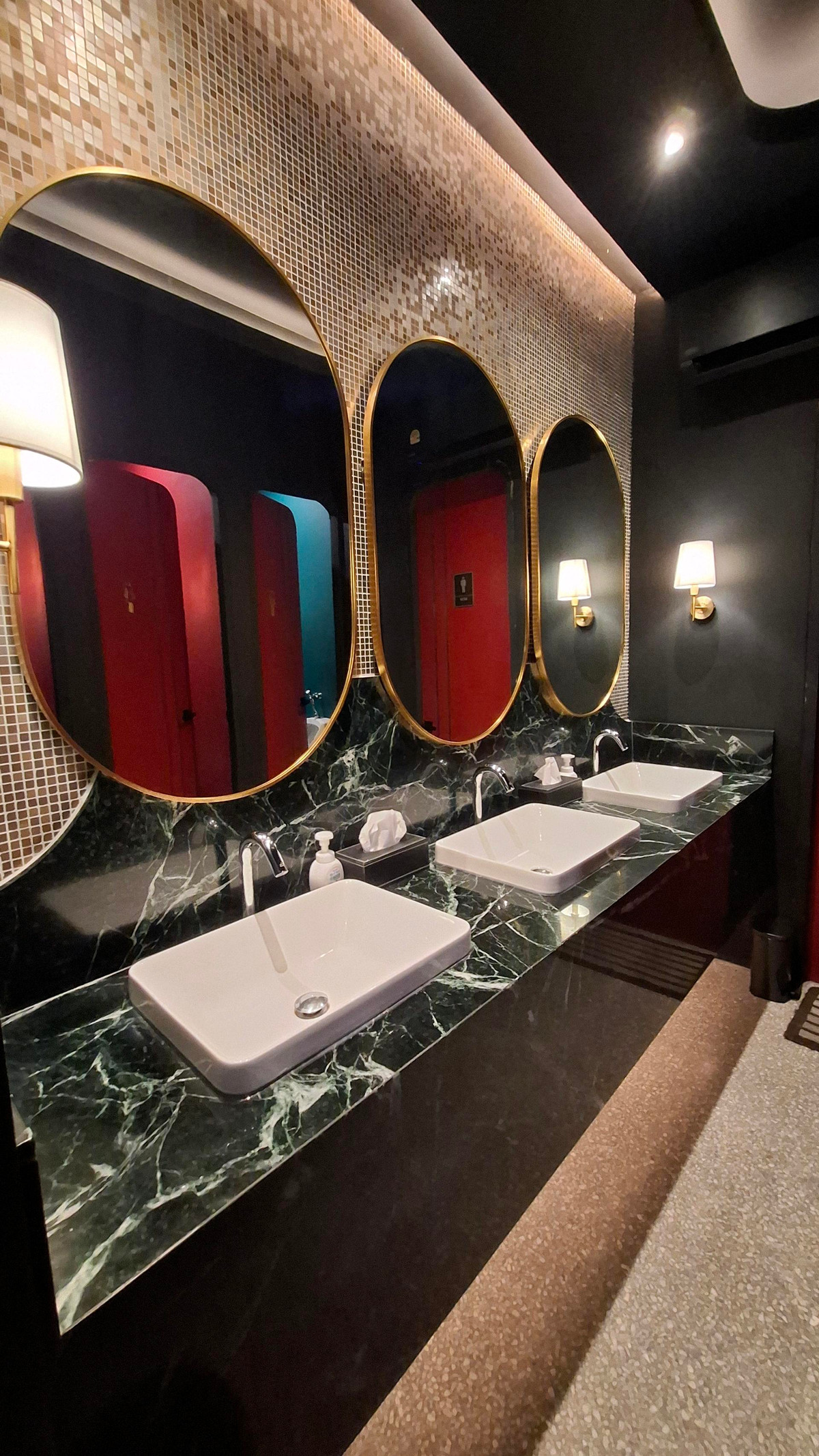 เซ้งร้านค้า/ตลาดนัดสุขุมวิท อโศก ทองหล่อ : 🔥 เซ้งบาร์ / เล้าจ์ พร้อมเปิด ใจกลางสุขุมวิท 39 — อุปกรณ์ครบ ลงทุนครั้งเดียวจบ