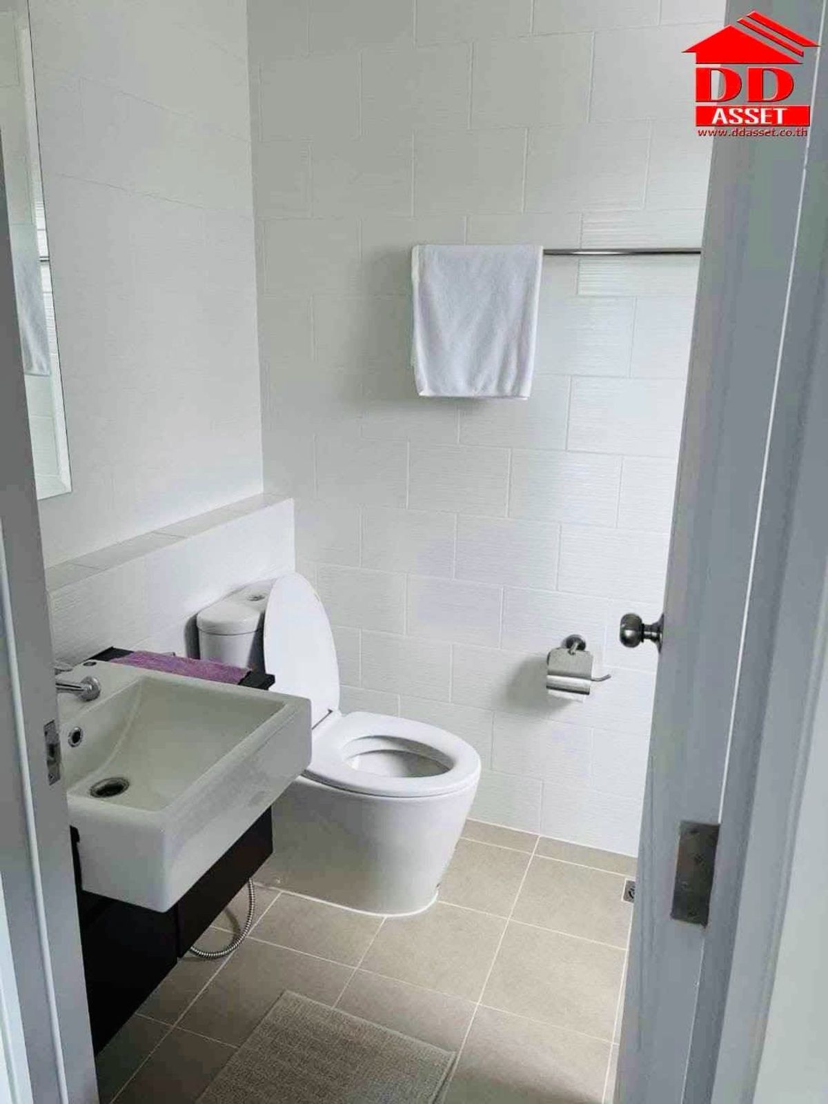 ให้เช่าบ้านปทุมธานี รังสิต ธรรมศาสตร์ : ให้เช่า หมู่บ้าน เซ​นโทร​พหล​-วิภา​วดี House for rent Centro Phahol-Vibhavadi รหัส : H8189