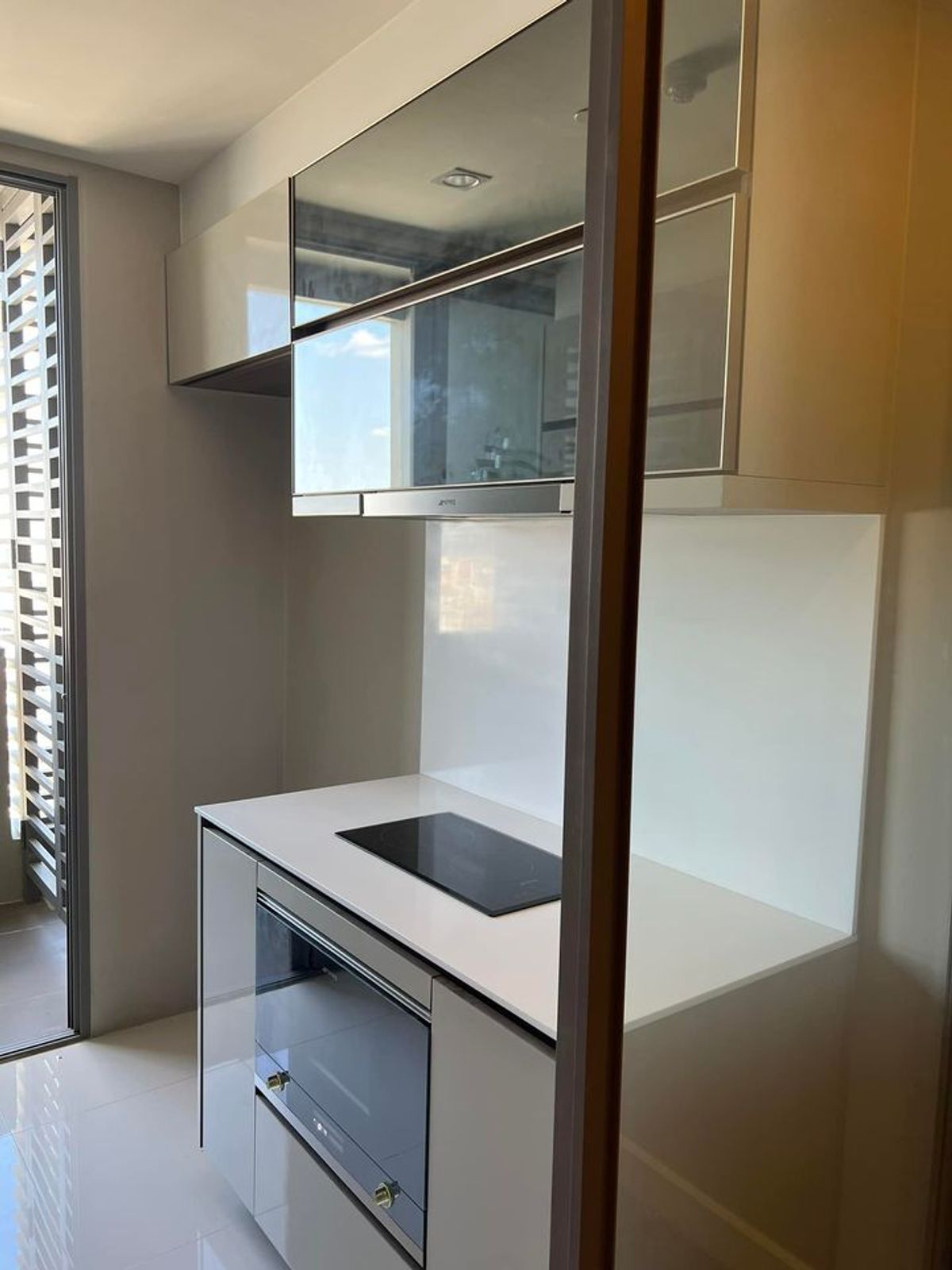 CondoSiam Paragon ,Chulalongkorn,Samyan : The Room Rama 4【𝐒𝐄𝐋𝐋 & 𝐑𝐄𝐍𝐓】🔥Room in good location, lots of space, built-in, near MRT Hua Lamphong 🔥 Contact Line ID: @hacondo