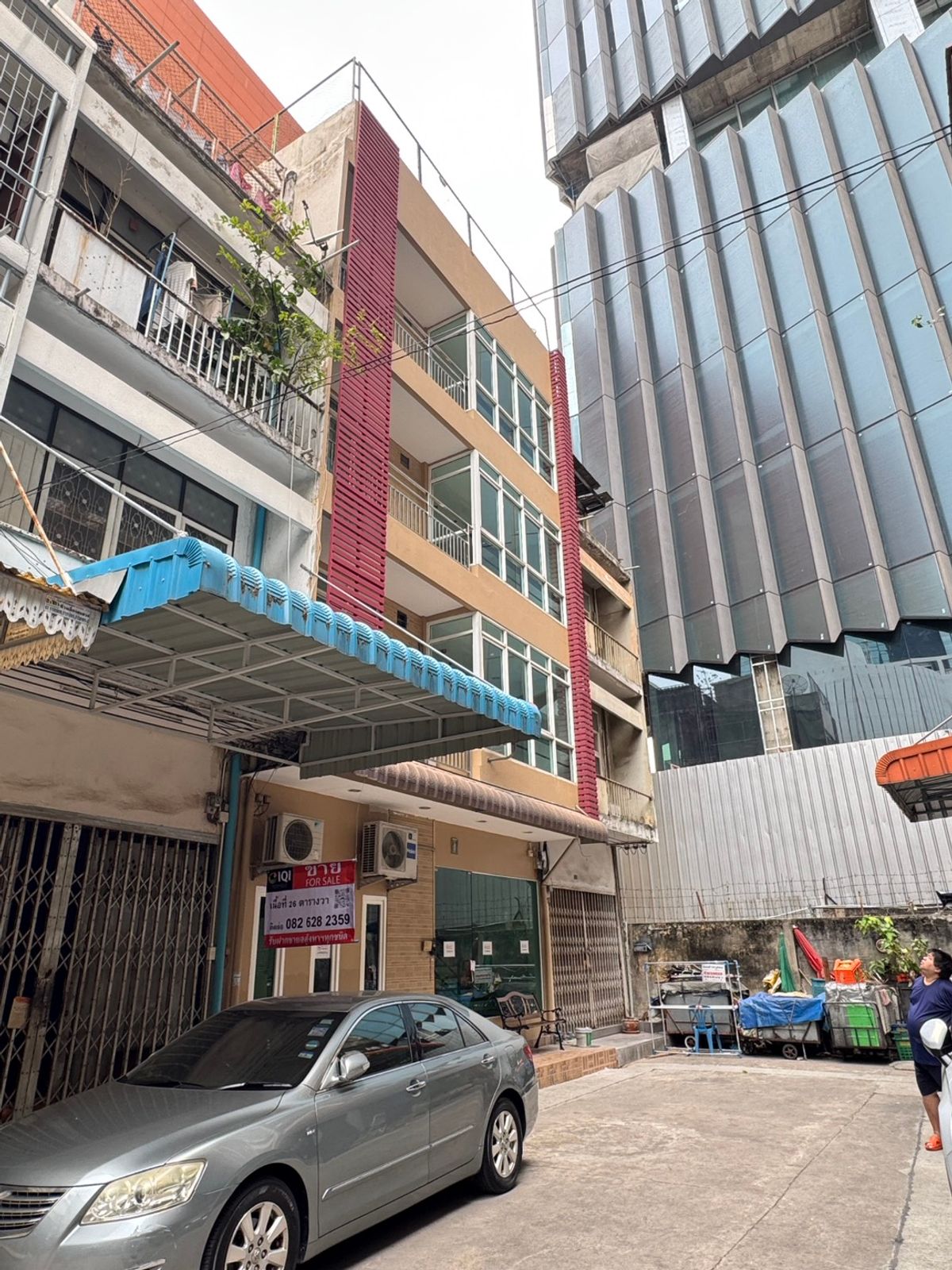 ขายอาคารพาณิชย์สีลม ศาลาแดง บางรัก : ขายอาคารพาณิชย์ 2 คูหา, 4 ชั้น, 26 ตร.วา, ศาลาแดง ซอย 1, ติด Central Park ทำเลศักยภาพ, ติด BTS ศาลาแดง และ MRT สีลม