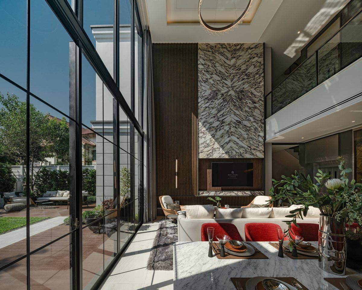 For SaleHousePattanakan, Srinakarin : ✨ Luxurious 3 -story detached house for sale from Major✨ Malton Gates Krungthep Kreetha