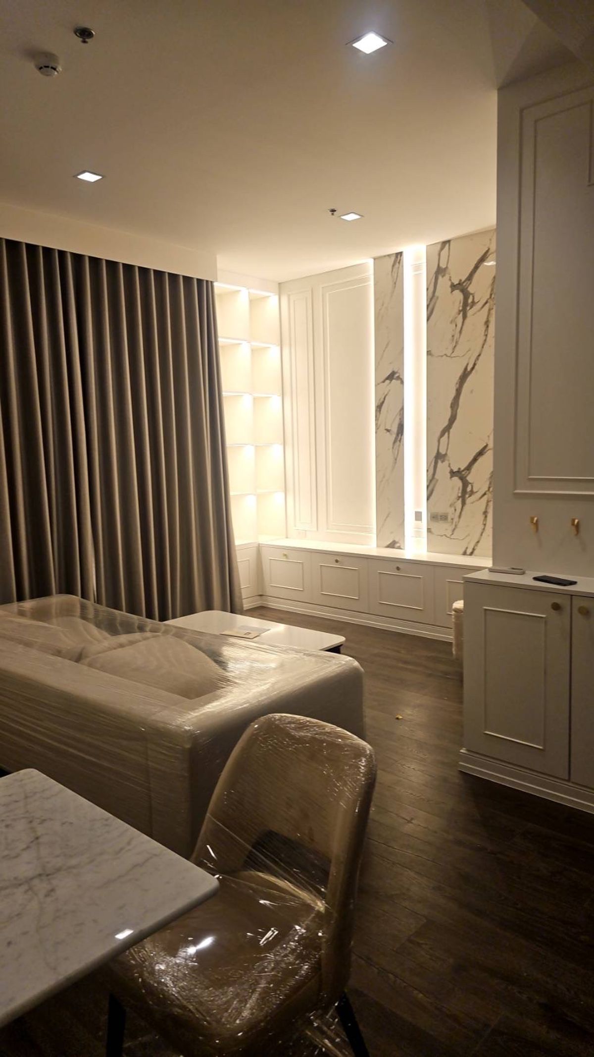 For RentCondoRatchathewi,Phayathai : 🔥FOR RENT THE SEIM-RATCHATHEWI, 2 BED 2 Bath Size 69 SQ.M. 90,000 ฿