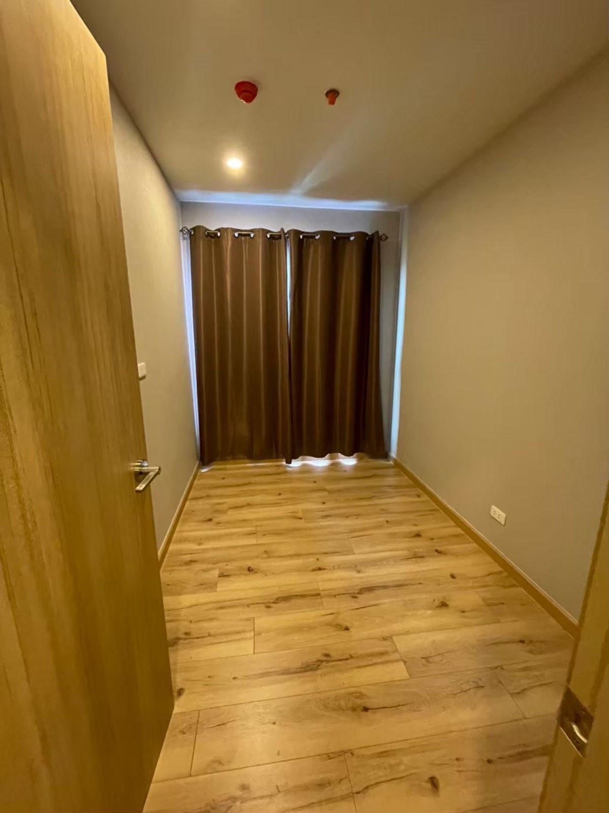 ให้เช่าคอนโดปิ่นเกล้า จรัญสนิทวงศ์ : !! ห้องสวย ให้เช่าคอนโด Brix Condominium ใกล้ MRT สิรินธร