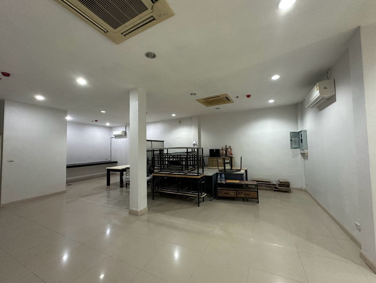 ขายอาคารพาณิชย์สีลม ศาลาแดง บางรัก : ขายอาคารพาณิชย์ 2 คูหา, 4 ชั้น, 26 ตร.วา, ศาลาแดง ซอย 1, ติด Central Park ทำเลศักยภาพ, ติด BTS ศาลาแดง และ MRT สีลม