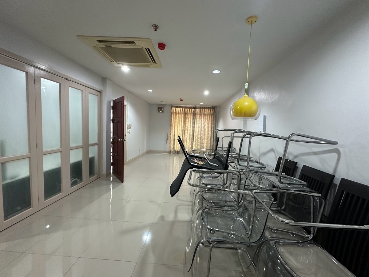 ขายอาคารพาณิชย์สีลม ศาลาแดง บางรัก : ขายอาคารพาณิชย์ 2 คูหา, 4 ชั้น, 26 ตร.วา, ศาลาแดง ซอย 1, ติด Central Park ทำเลศักยภาพ, ติด BTS ศาลาแดง และ MRT สีลม