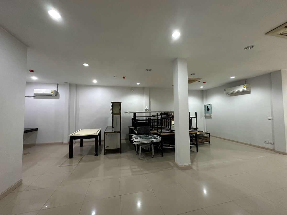 ขายอาคารพาณิชย์สีลม ศาลาแดง บางรัก : ขายอาคารพาณิชย์ 2 คูหา, 4 ชั้น, 26 ตร.วา, ศาลาแดง ซอย 1, ติด Central Park ทำเลศักยภาพ, ติด BTS ศาลาแดง และ MRT สีลม