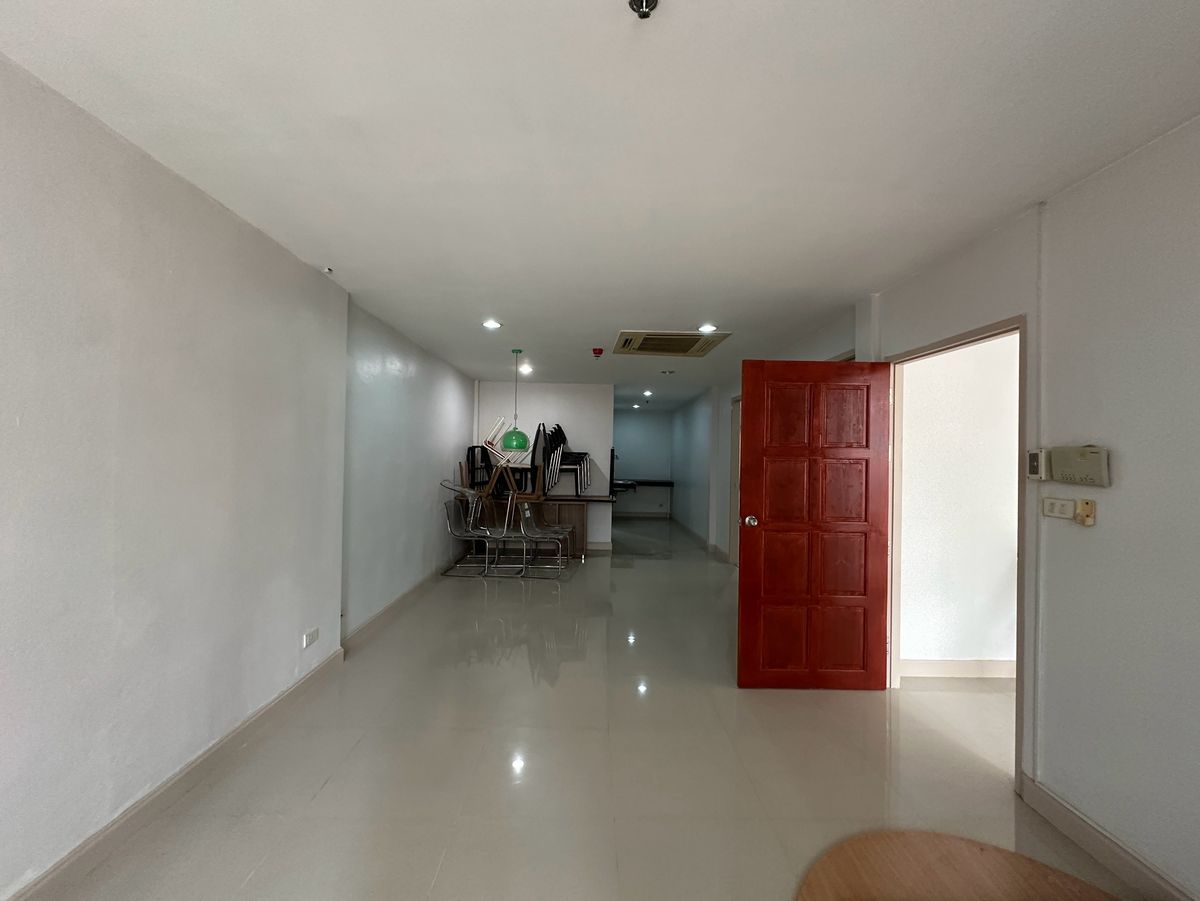 ขายอาคารพาณิชย์สีลม ศาลาแดง บางรัก : ขายอาคารพาณิชย์ 2 คูหา, 4 ชั้น, 26 ตร.วา, ศาลาแดง ซอย 1, ติด Central Park ทำเลศักยภาพ, ติด BTS ศาลาแดง และ MRT สีลม