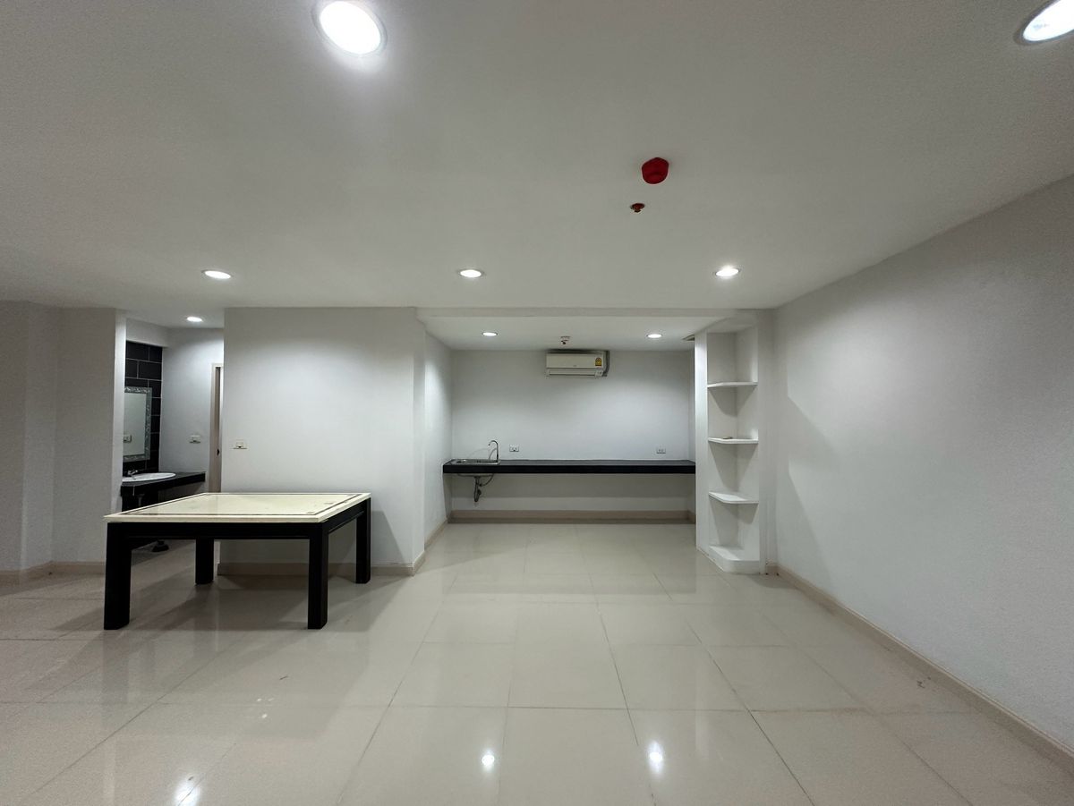 ขายอาคารพาณิชย์สีลม ศาลาแดง บางรัก : ขายอาคารพาณิชย์ 2 คูหา, 4 ชั้น, 26 ตร.วา, ศาลาแดง ซอย 1, ติด Central Park ทำเลศักยภาพ, ติด BTS ศาลาแดง และ MRT สีลม