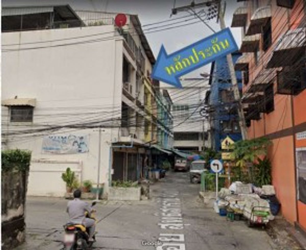 For SaleShop HouseSapankwai,Jatujak : Shophouse for sale ++++behind Big C Saphan Khwai 200 meters++++ Receive immediate rent of 25,000 baht