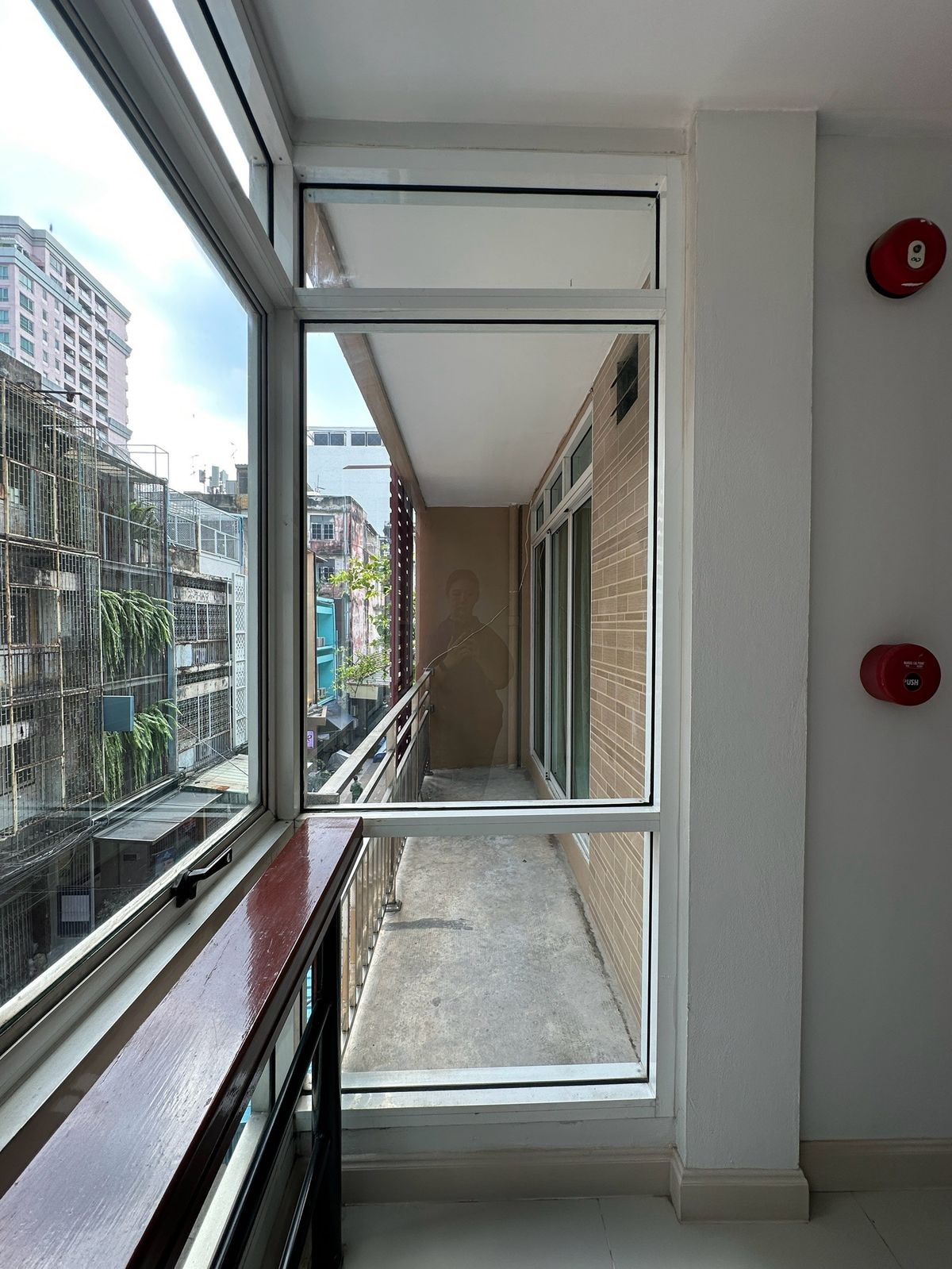 ขายอาคารพาณิชย์สีลม ศาลาแดง บางรัก : ขายอาคารพาณิชย์ 2 คูหา, 4 ชั้น, 26 ตร.วา, ศาลาแดง ซอย 1, ติด Central Park ทำเลศักยภาพ, ติด BTS ศาลาแดง และ MRT สีลม