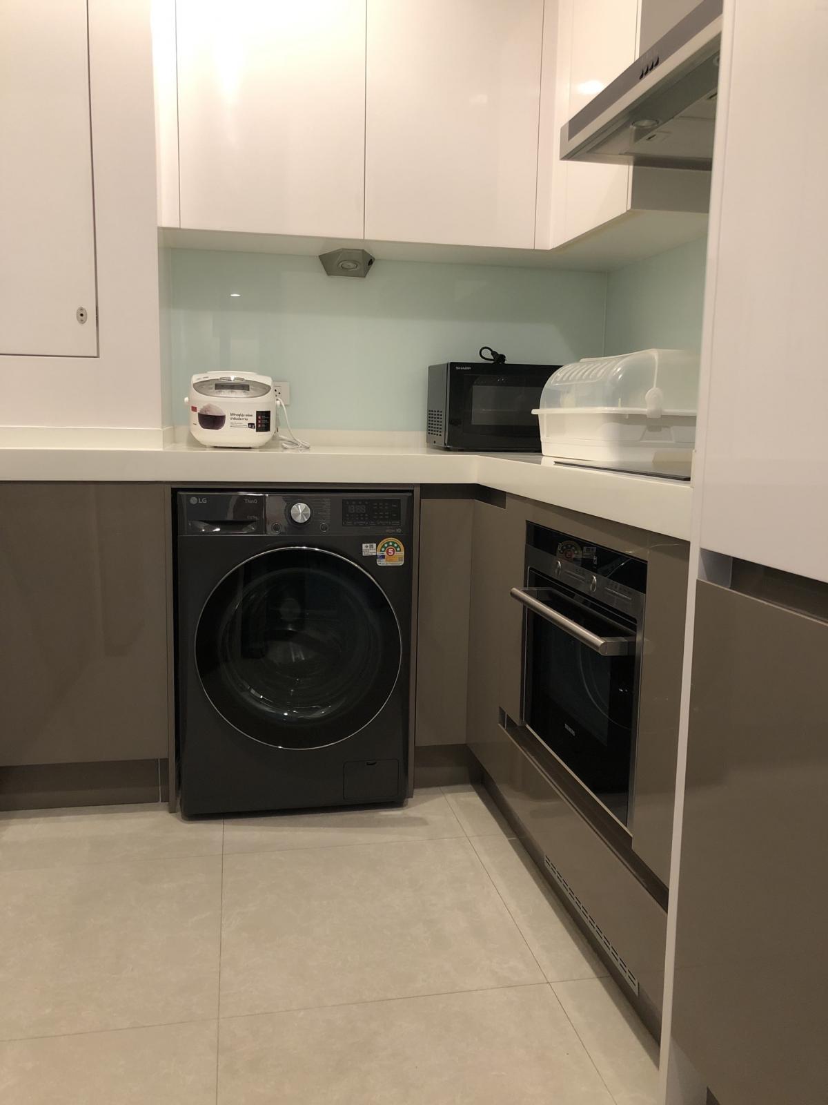 For RentCondoWitthayu, Chidlom, Langsuan, Ploenchit : Luxury condo 2 bedrooms in the Chidlom area, near BTS ChulalongkornRent 60,000 baht/month with complete amenities!
