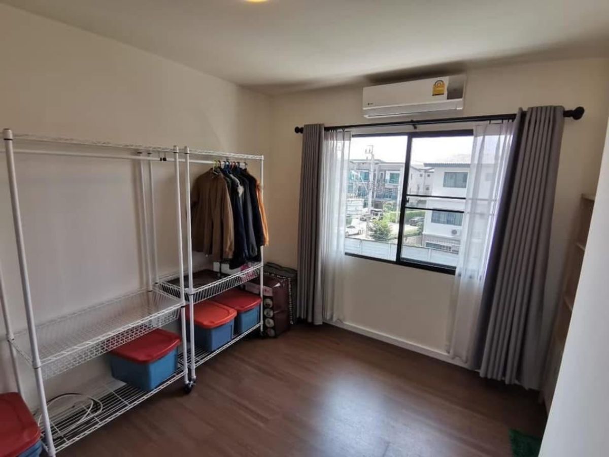 ขายทาวน์โฮมนนทบุรี บางใหญ่ บางบัวทอง : ขายทาวน์โฮม3ชั้น ที่ดินแปลงใหญ่ ทาวน์ อเวนิว เมิร์จ รัตนาธิเบศร์ 