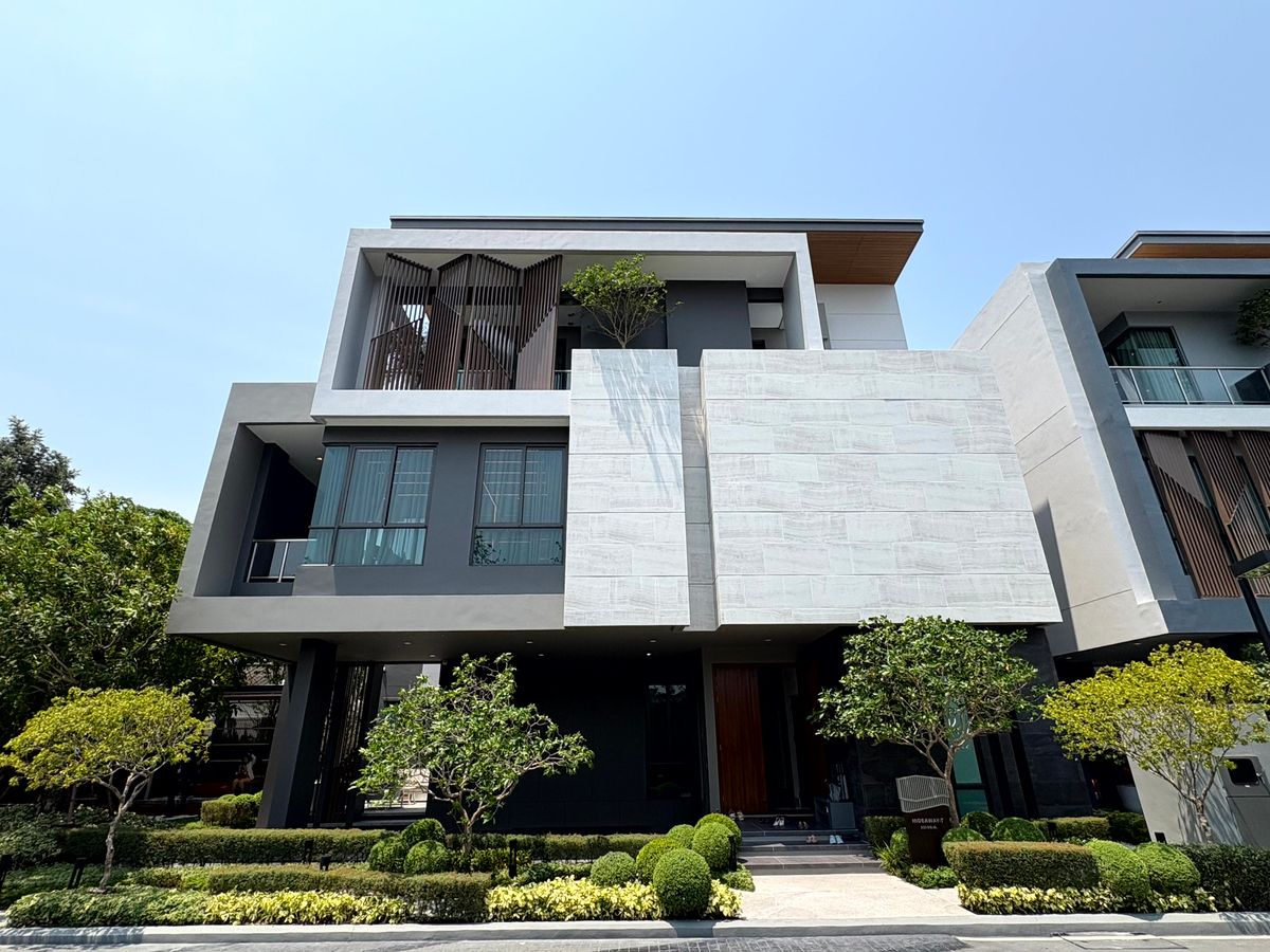 ขายบ้านบางนา แบริ่ง ลาซาล : 📣 วิลล่าหรูสามชั้น บนถนนสุขุมวิท จาก SC Asset
