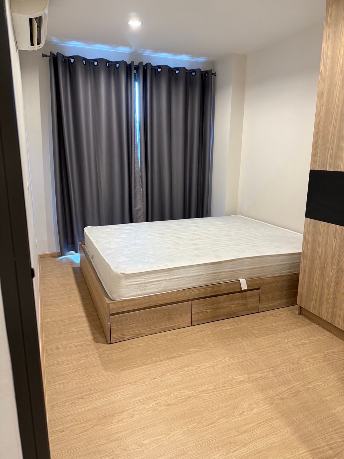 ให้เช่าคอนโดอ่อนนุช อุดมสุข : ให้เช่า The Excel Sukhumvit 71 ( the excel เอ็กเซล สุขุมวิท 71 )
🛏️ 1 ห้องนอน 🛁 1 ห้องน้ำ 🛋️ 1 ห้องนั่งเล่น ขนาด 28 ตรม. อาคาร B ชั้น 3✨ ราคา 12,000 บาท ✨