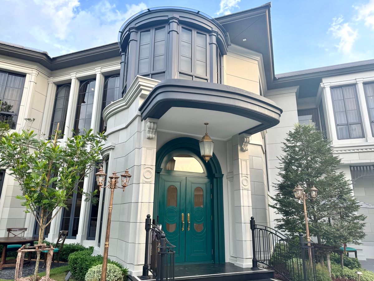 บ้านพัฒนาการ ศรีนครินทร์ : Narasiri Krungthep Kreetha Noho 6: 198.3 sqwah 687sqm. 5bed 6bath + 2 maidroom Sell: 92,000,000 Rent: 450,000 Am: 0656199198