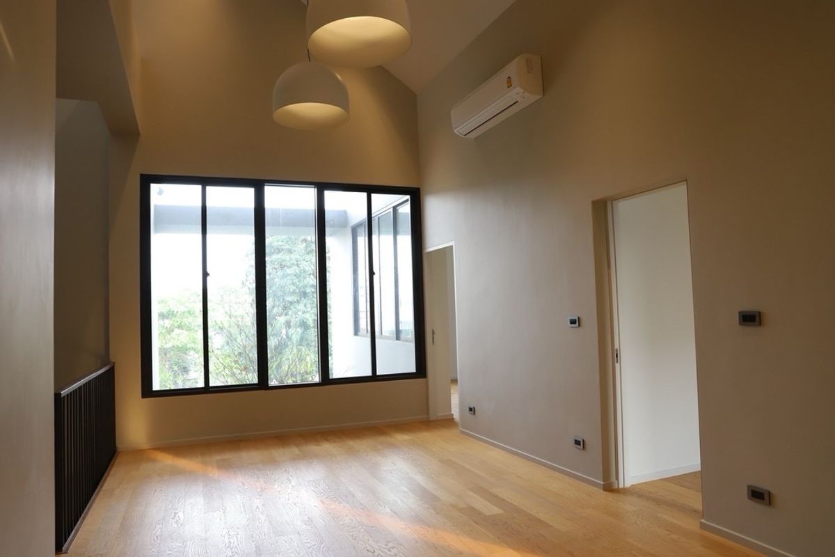 For SaleHouseSapankwai,Jatujak : BAANBANN VIBHAVADI 20, 620 SQ.M, in the heart of the city near Central Ladprao, only 69 MB !!