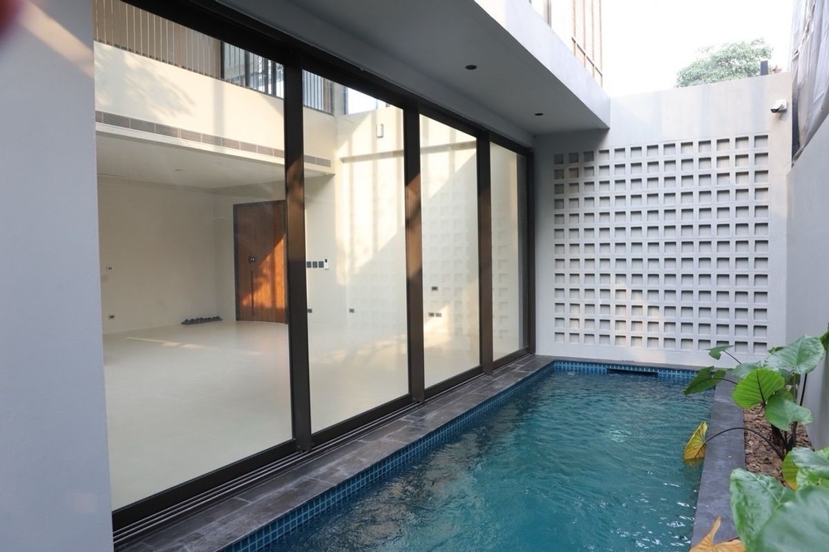 For SaleHouseSapankwai,Jatujak : Last !! Baanbaan Vibhavadi 20 house for sale, size 680 SQ.M, only 69 mb contact 086-795-9997 (Jimmy)