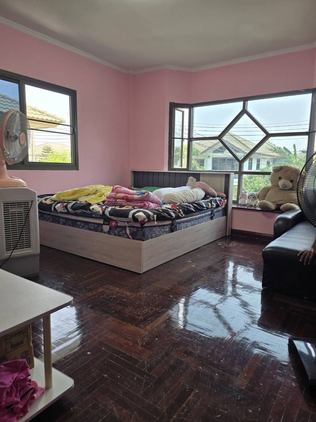 For SaleHouseRama 2, Bang Khun Thian : This summer is only worth it. In addition, solar cells on the roof help to save home electricity. Around the house, down to Micropol, 20 meters. The cheapest in the lamp  