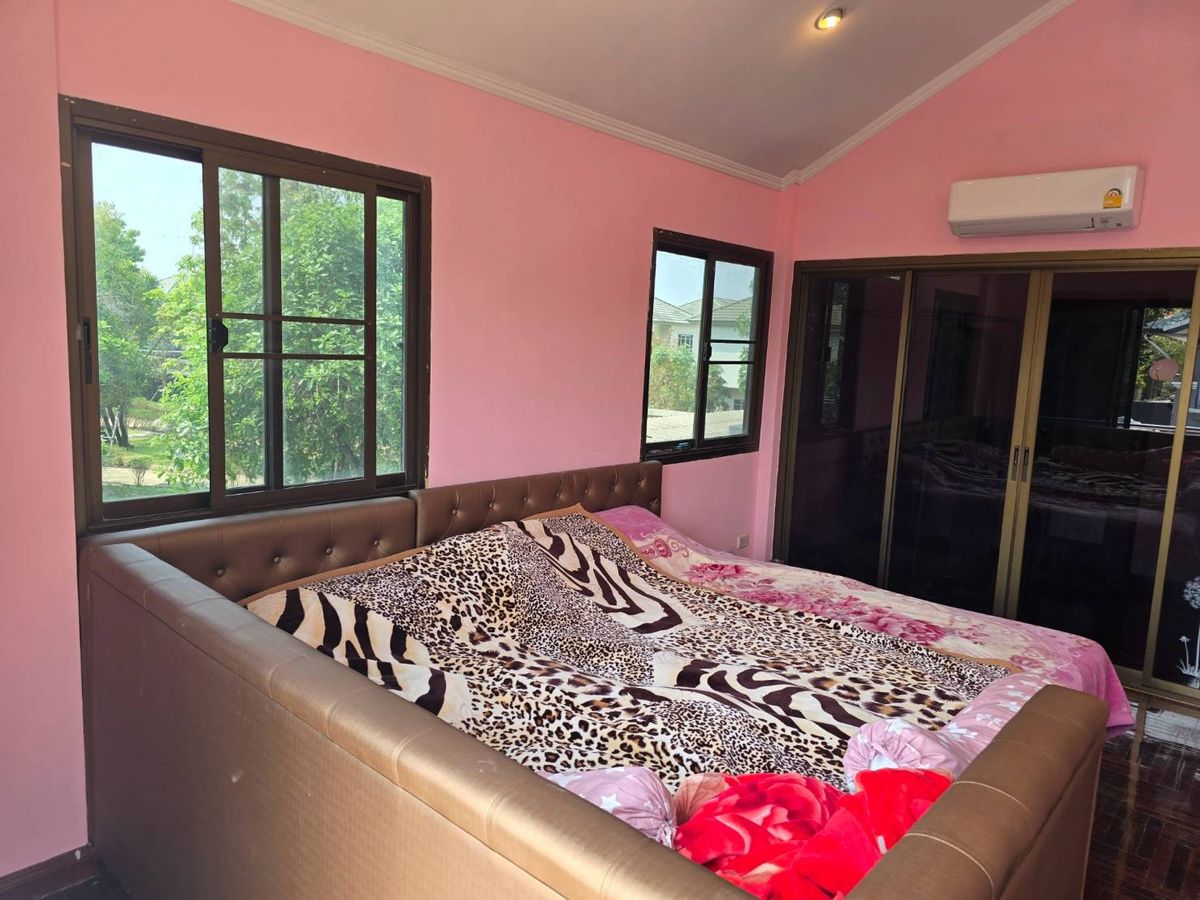 For SaleHouseRama 2, Bang Khun Thian : This summer is only worth it. In addition, solar cells on the roof help to save home electricity. Around the house, down to Micropol, 20 meters. The cheapest in the lamp  