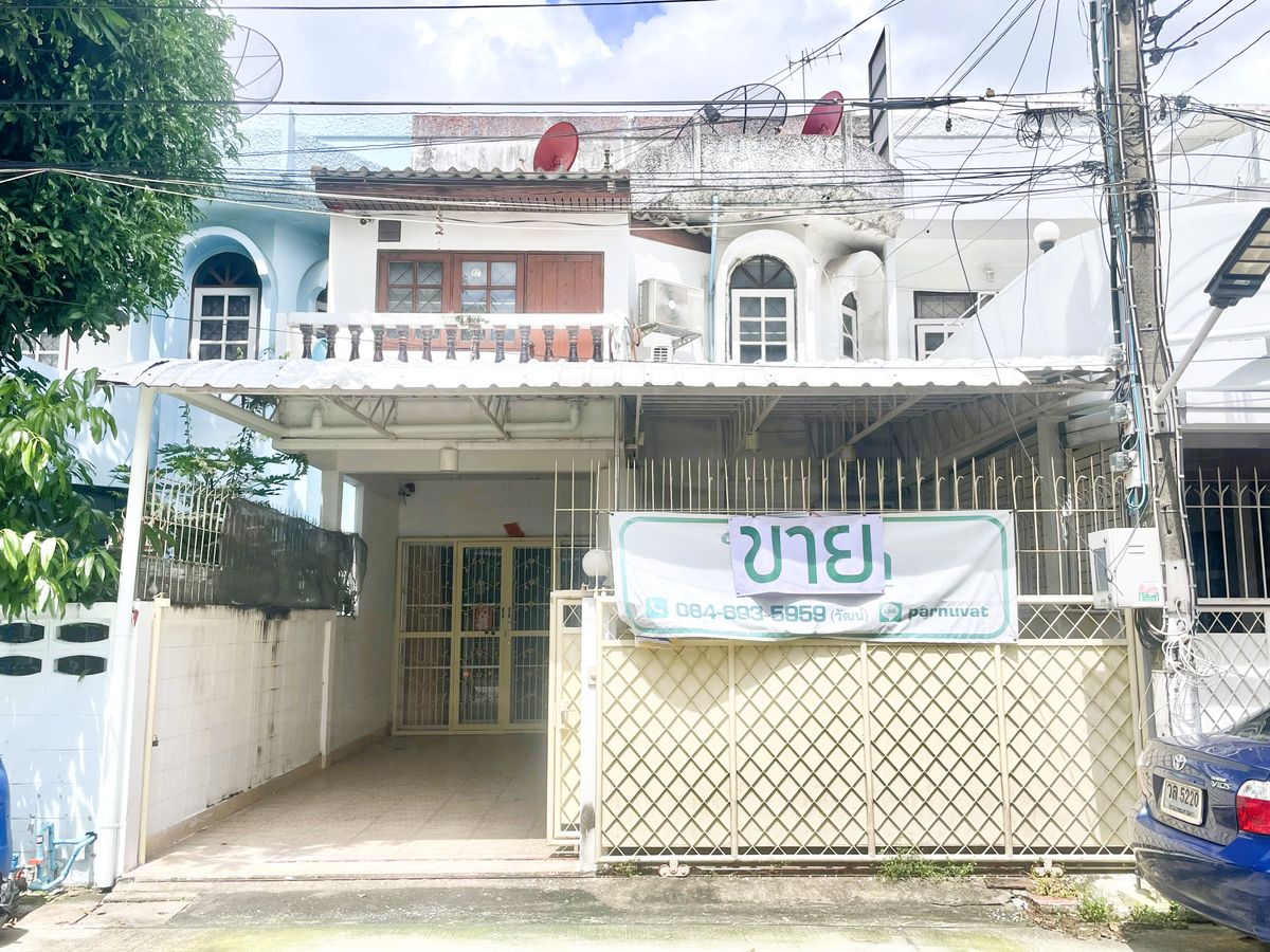 For SaleTownhomeRama3 (Riverside),Satupadit : Large townhouse for sale Sathu Pradit area, Rama 3, Yannawa