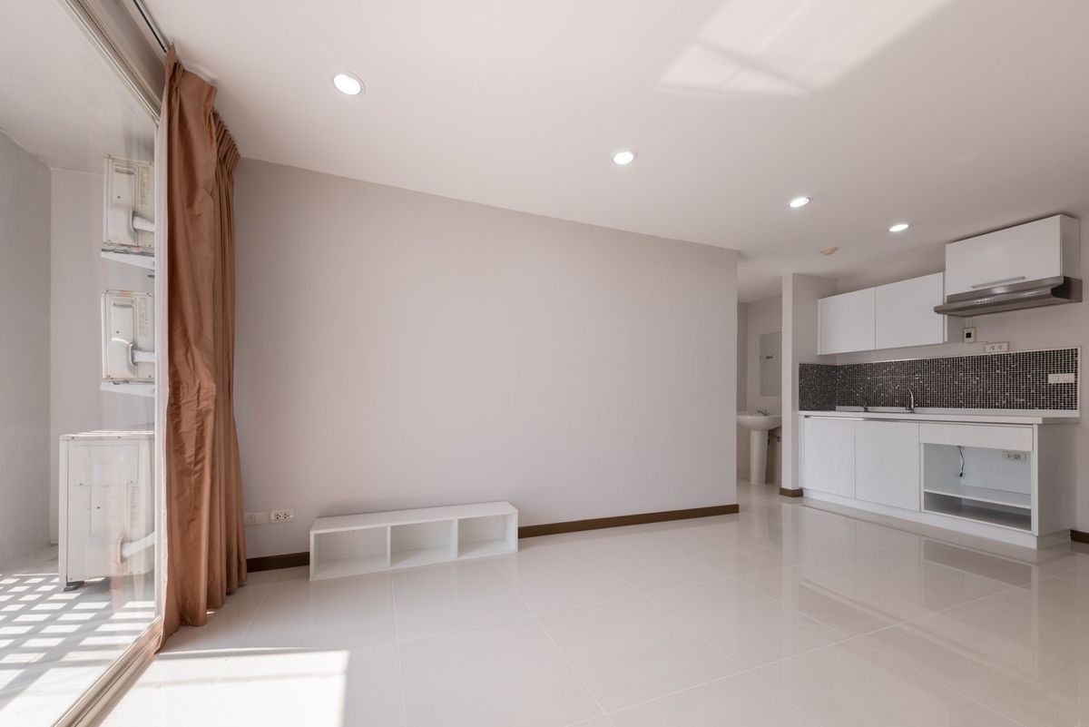 ขายคอนโดพัฒนาการ ศรีนครินทร์ : ขายคอนโด Elements Srinakarin ราคา 3,500,000 บาท [KOs250323]