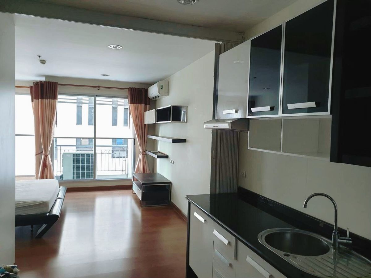 For SaleCondoRatchathewi,Phayathai : Condo for sale in Siam near BTS Ratchathewi (350 m/5 minutes). Interested in negotiating @condobkk (with @) Code H32948