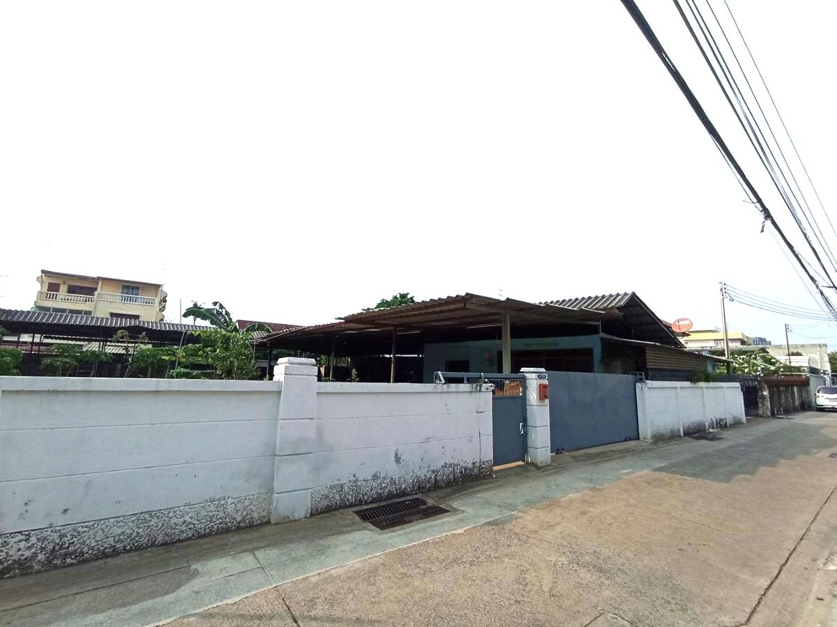 For RentWarehouseBang kae, Phetkasem : New Renovate Warehouse, Petchkasem 63, Bang Khae area, 2,500 square meters, rent 150,000 baht, near Dae Mall, Bang Khae, Kanchanaphisek Road, in and out in many ways.