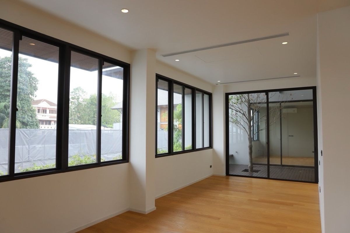 For SaleHouseSapankwai,Jatujak : Last !! Baanbaan Vibhavadi 20 house for sale, size 680 SQ.M, only 69 mb contact 086-795-9997 (Jimmy)